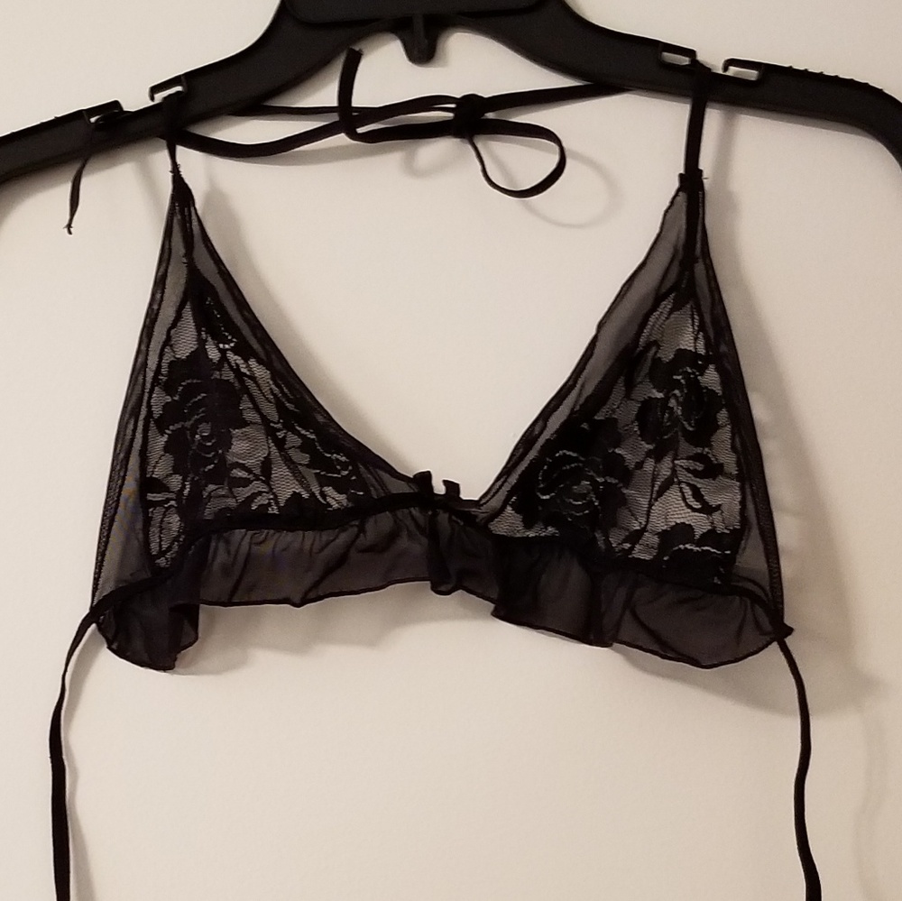 NWOT 2 piece bra and g-string garter set